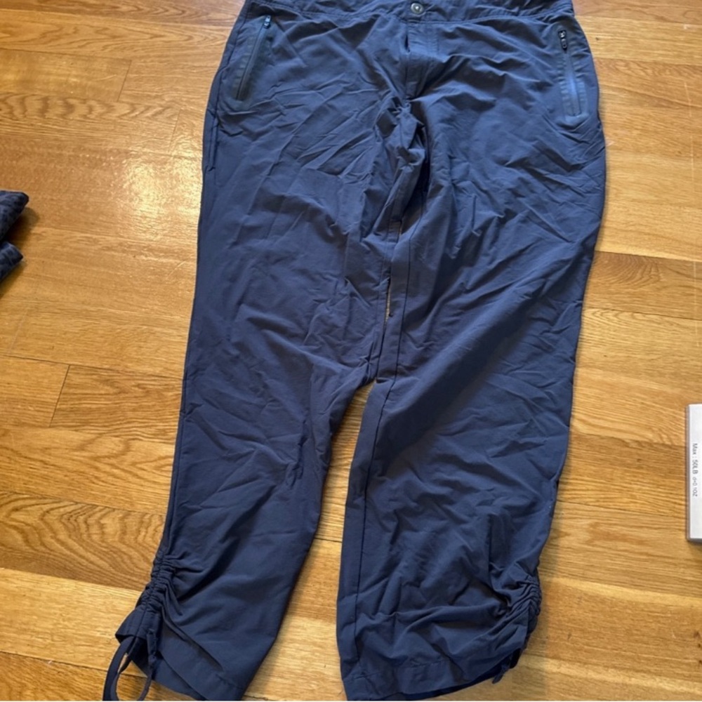 Cabela's women’s Navy Cargo Pants